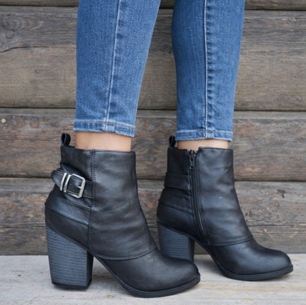 American Rag Lilah Cool Moto Chic, Chunky Block Heel Bootie 10.5M